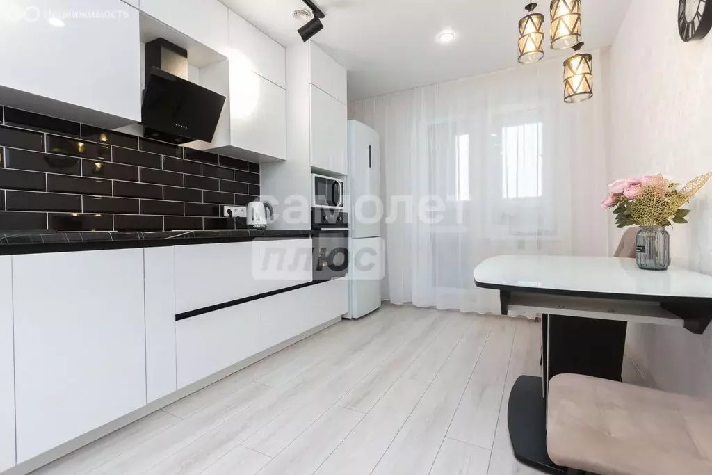 2-комнатная квартира: Уфа, Бакалинская улица, 4 (58.16 м) - Фото 1