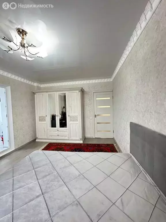 3-комнатная квартира: Невинномысск, улица Калинина, 177 (71 м) - Фото 0