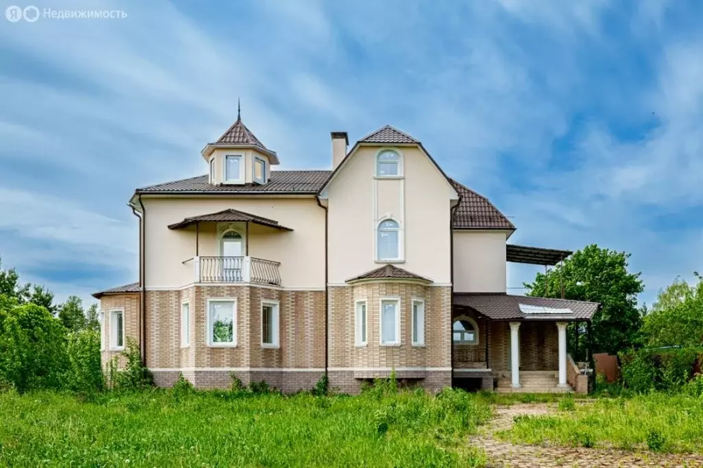 Дом в Одинцовский городской округ, село Козино (425 м) - Фото 0