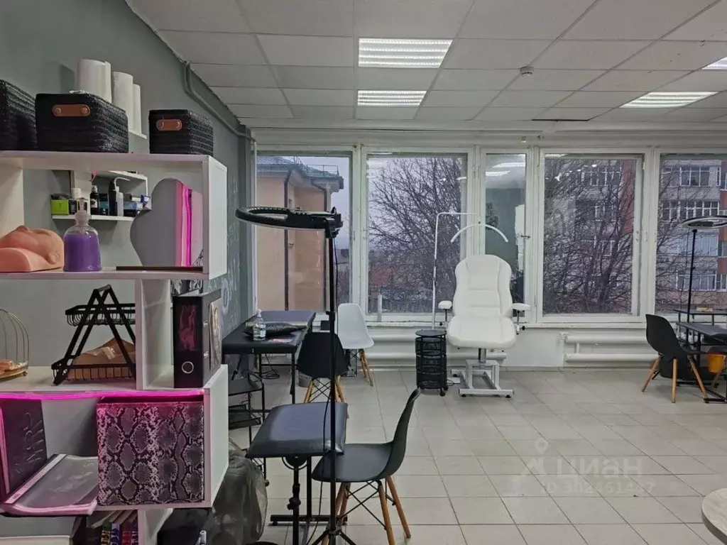 Помещение свободного назначения в Курская область, Курск ул. Карла ... - Фото 0