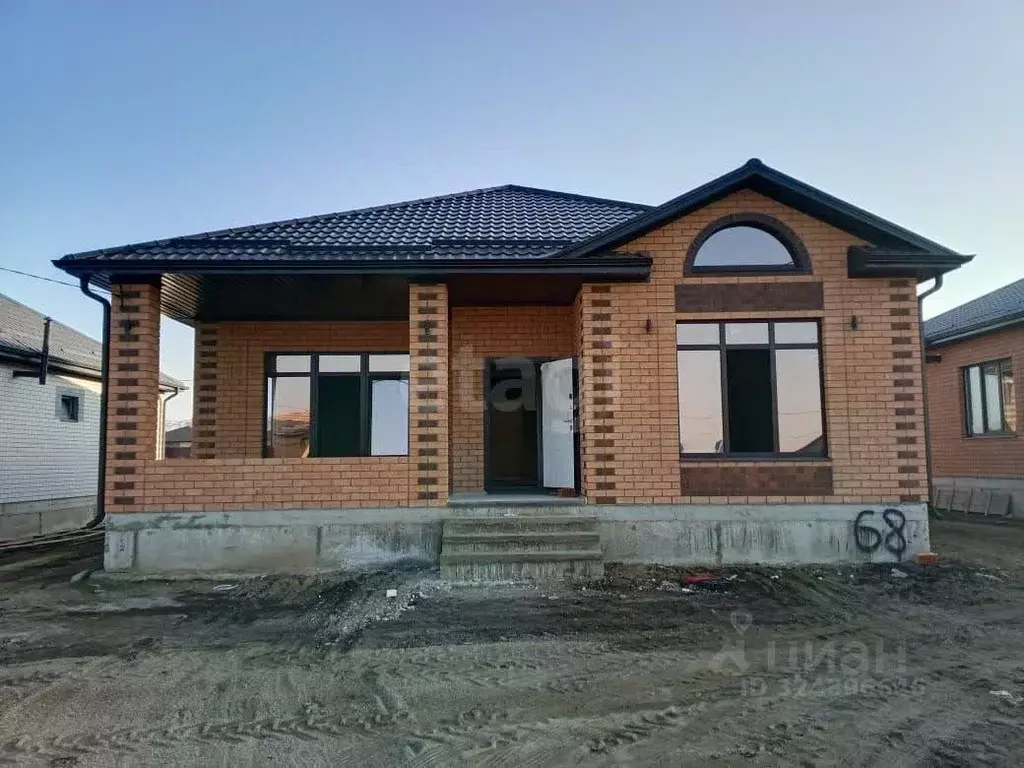 Дом в Ставропольский край, Михайловск Шпаковский район, ул. Андрея ... - Фото 0