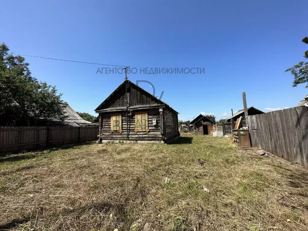 Дом в Хабаровский край, Амурский район, Эльбан рп Железнодорожная ул., ... - Фото 0