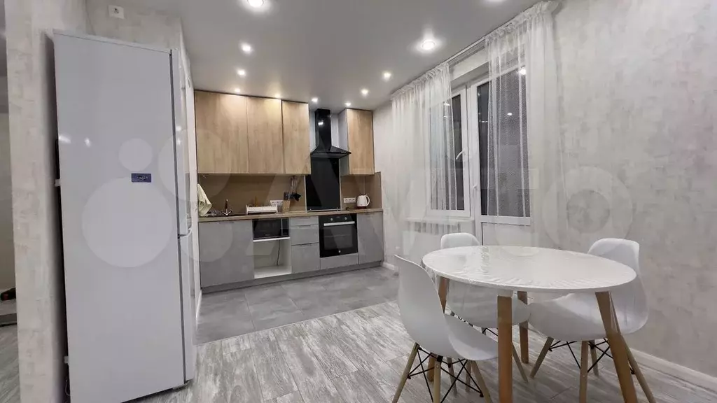 2-к. квартира, 60 м, 15/19 эт. - Фото 0