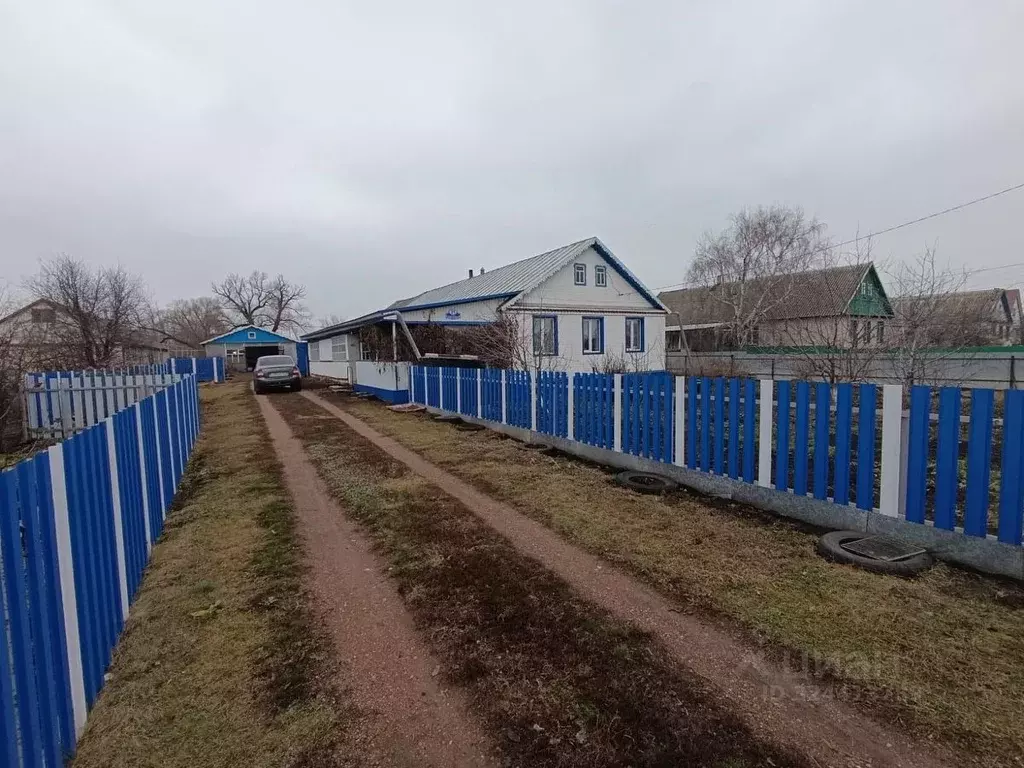 Дом в Оренбургская область, Красногвардейский район, Токский ... - Фото 1