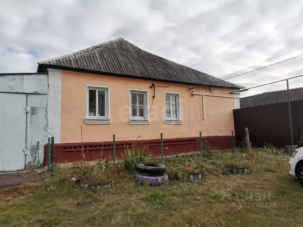 Дом в Курская область, Золотухинский район, Тазовский сельсовет, с. ... - Фото 1