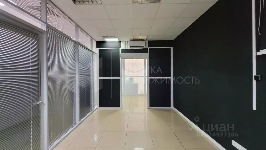 Помещение свободного назначения в Тюменская область, Тюмень ул. ... - Фото 2