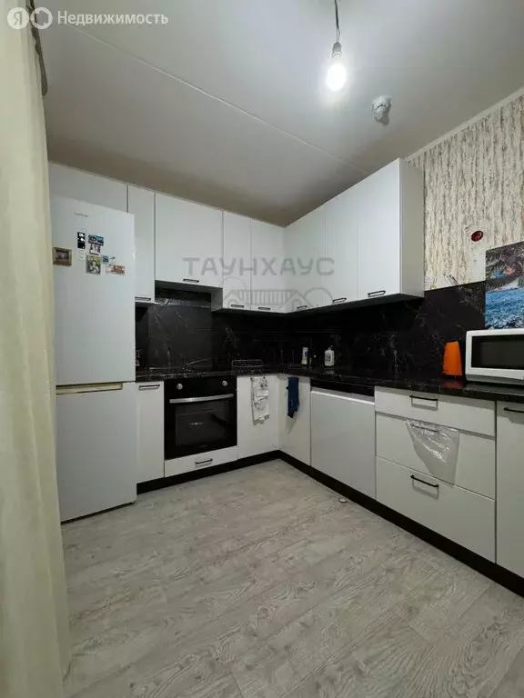 2-комнатная квартира: Нефтекамск, улица Ленина, 49А (60 м) - Фото 1