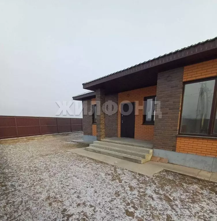 Дом в Хакасия, Усть-Абаканский район, с. Калинино ул. Высоцкого (110 ... - Фото 1