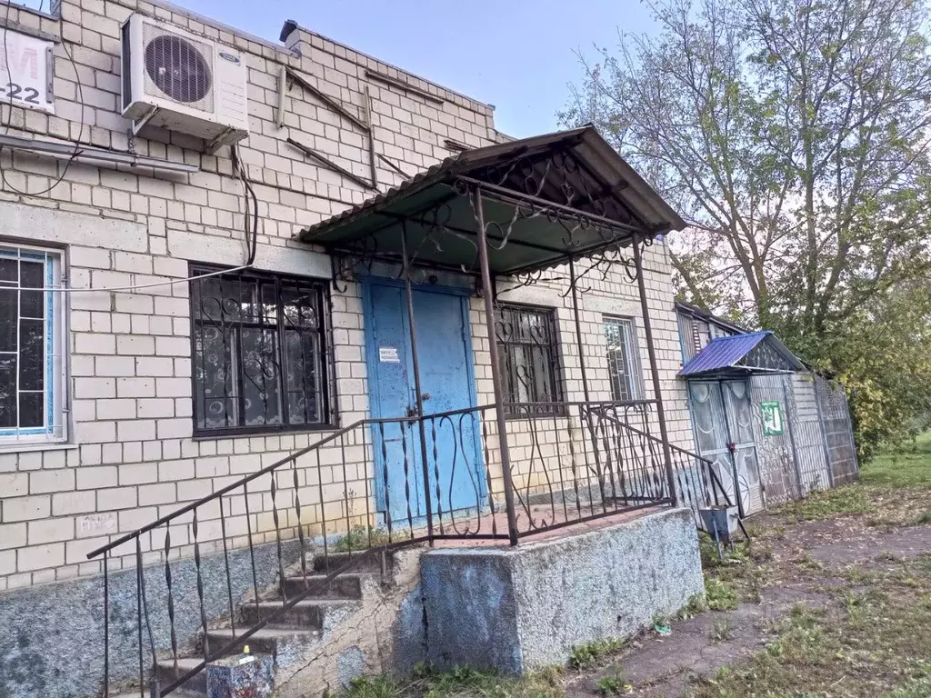 Дом в Орловская область, Мценский район, Воинское с/пос, д. Азарово  ... - Фото 1