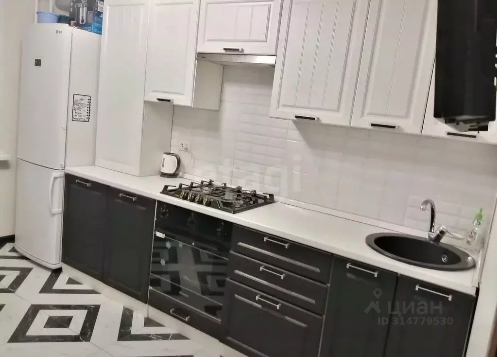 2-к кв. Калужская область, Калуга ул. Братьев Луканиных, 9 (56.8 м) - Фото 2