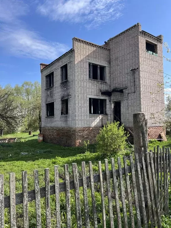Дом в Псковская область, Великолукский район, Лычевская волость, д. ... - Фото 1