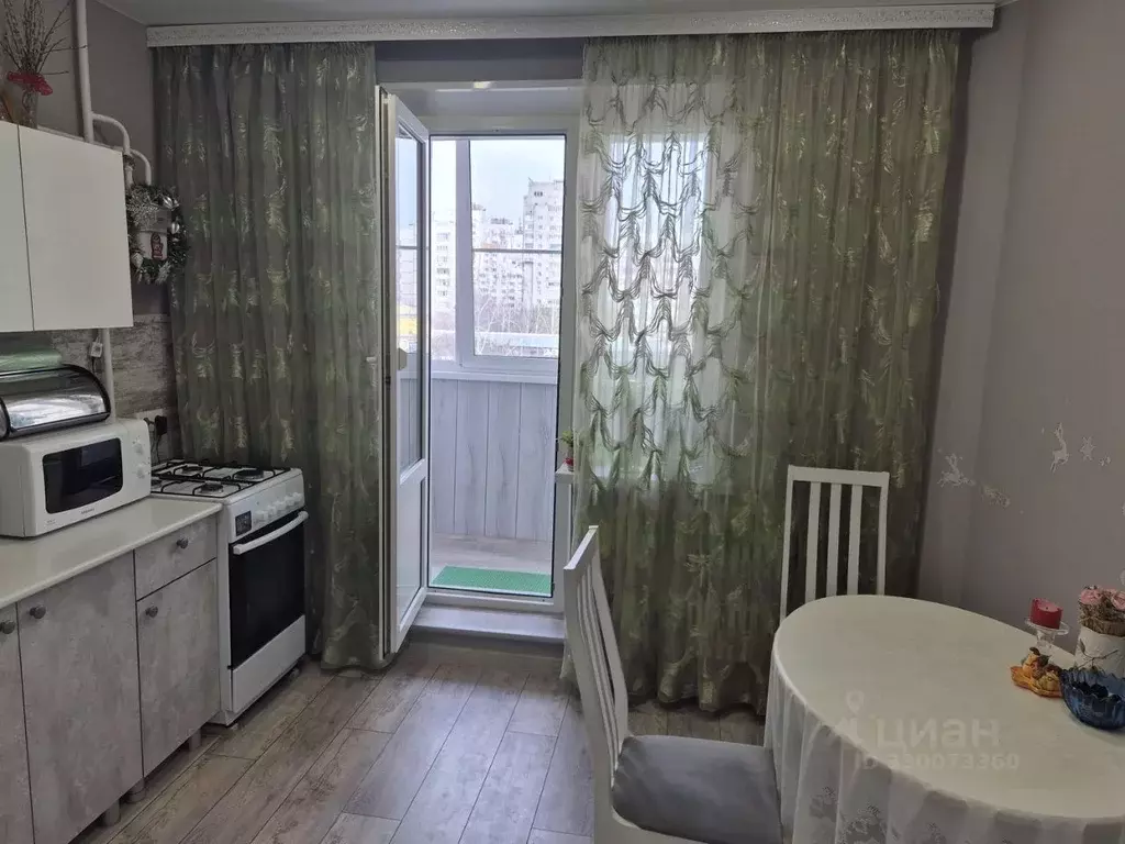 3-к кв. Белгородская область, Белгород ул. Конева, 8 (62.9 м) - Фото 1