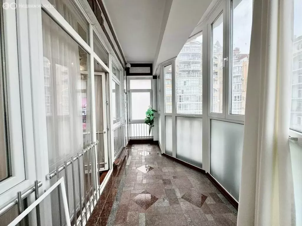 2-комнатная квартира: Ялта, Загородная улица, 17Б (100 м) - Фото 2