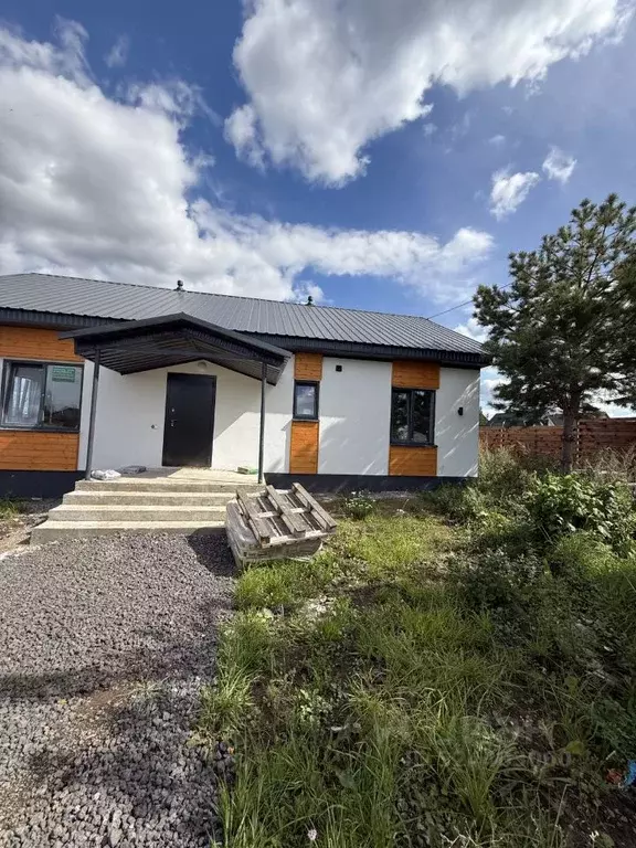 Дом в Башкортостан, Уфимский район, Красноярский сельсовет, с. ... - Фото 1