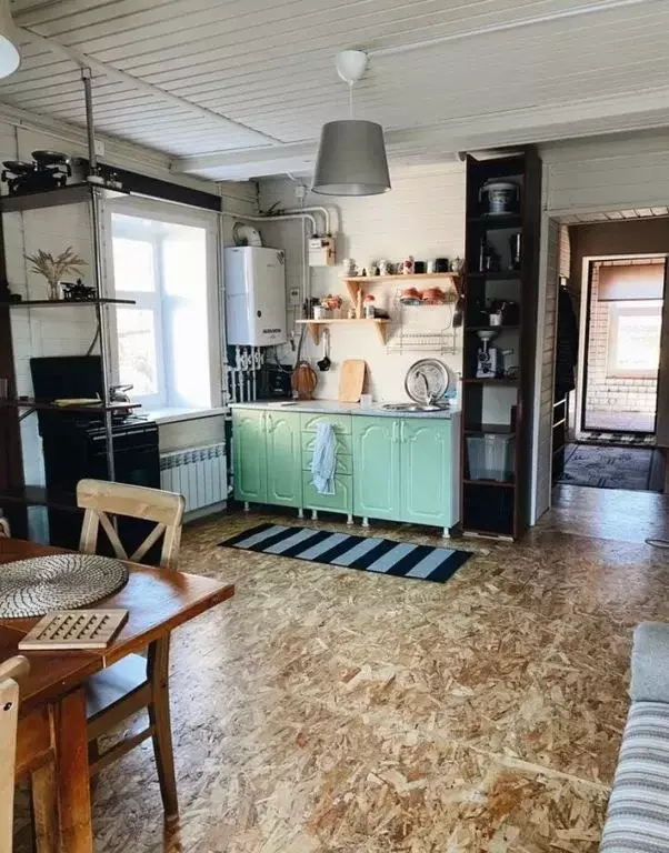 Дом в Саратовская область, Хвалынск ул. Сенникова, 12 (100 м) - Фото 1