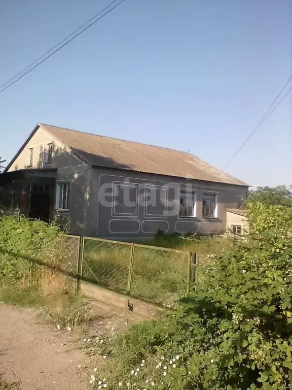 Дом в Крым, Черноморский район, с. Кировское ул. Фрунзе, 24 (336 м) - Фото 1