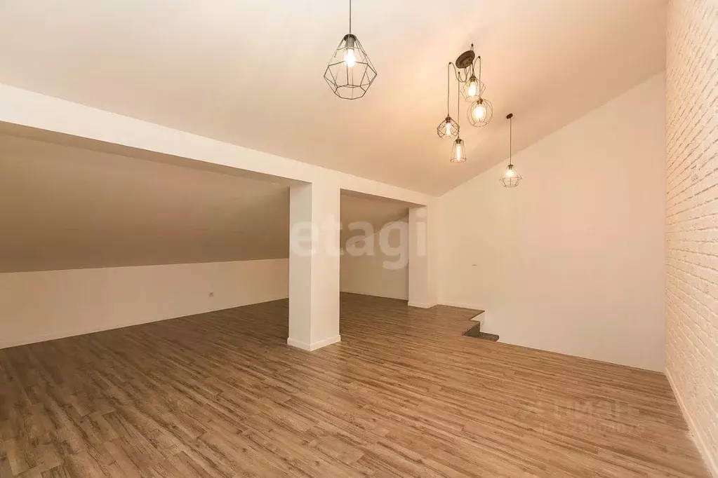 Таунхаус в Тюменская область, Тюмень ул. Алексея Рогожина (120 м) - Фото 1