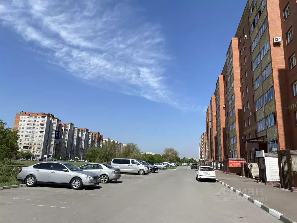 Помещение свободного назначения в Омская область, Омск просп. ... - Фото 1