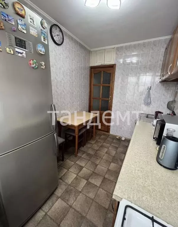3-к кв. Омская область, Омск просп. Мира, 92 (63.0 м) - Фото 0