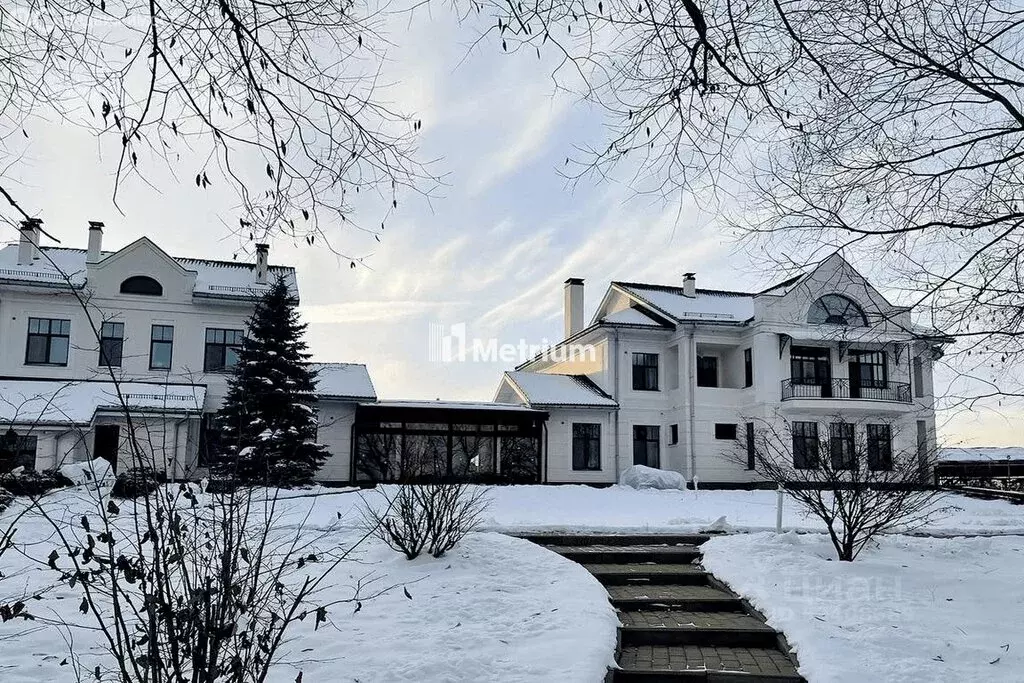 Дом в село Троицкое, КП Золотой город (1300 м) - Фото 1