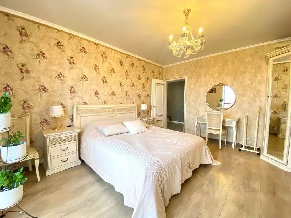 3-к кв. Оренбургская область, Оренбург ул. Автомобилистов, 2/1 (90.8 ... - Фото 1