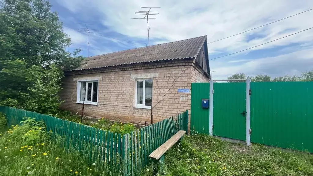 Дом в Оренбургская область, пос. Саракташ ул. Заводская, 84А (43 м) - Фото 1