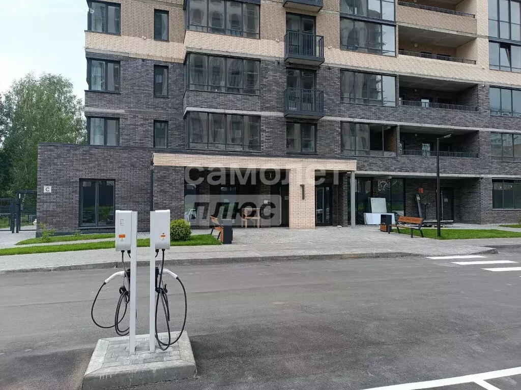 2-комнатная квартира: Ижевск, улица Холмогорова, 115 (55.3 м) - Фото 1