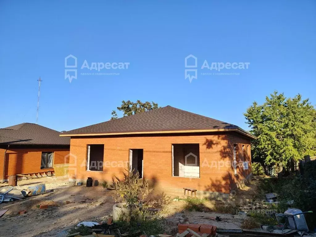 Дом в Волгоградская область, Волгоград Электромонтажник СНТ,  (101 м) - Фото 1