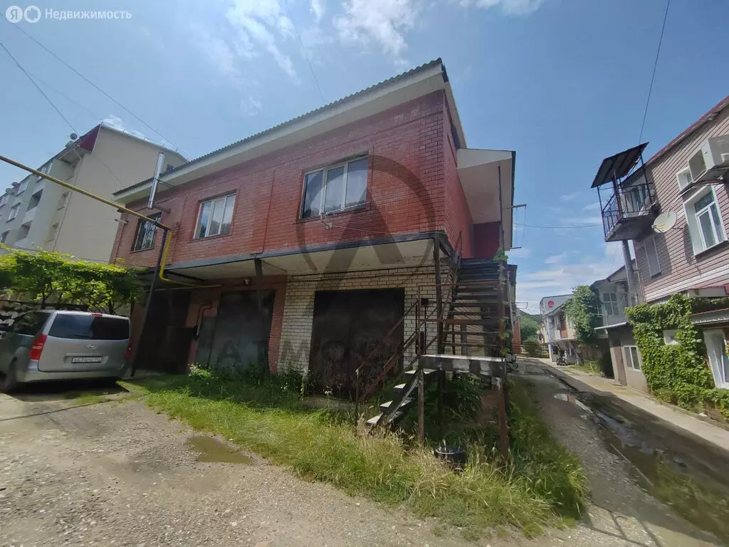 Дом в посёлок городского типа Новомихайловский, 2-й микрорайон, 14А ... - Фото 0