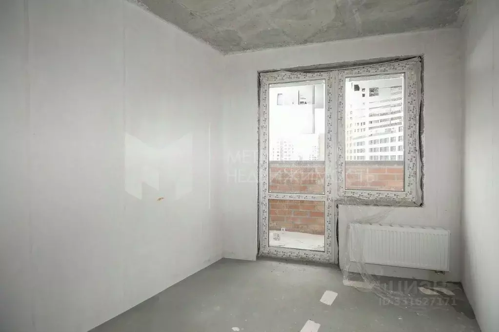 3-к кв. Тюменская область, Тюмень Рощино мкр, ул. Александра ... - Фото 1