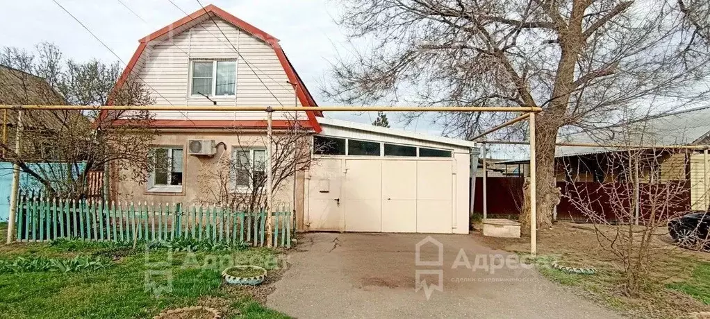 Дом в Волгоградская область, Ленинск ул. Максима Горького (100 м) - Фото 1