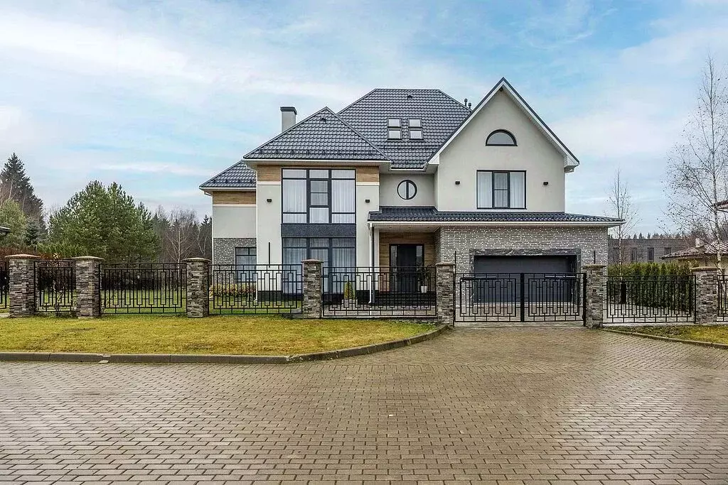 Дом в Москва д. Каменка, Графский Лес кп,  (600 м) - Фото 1