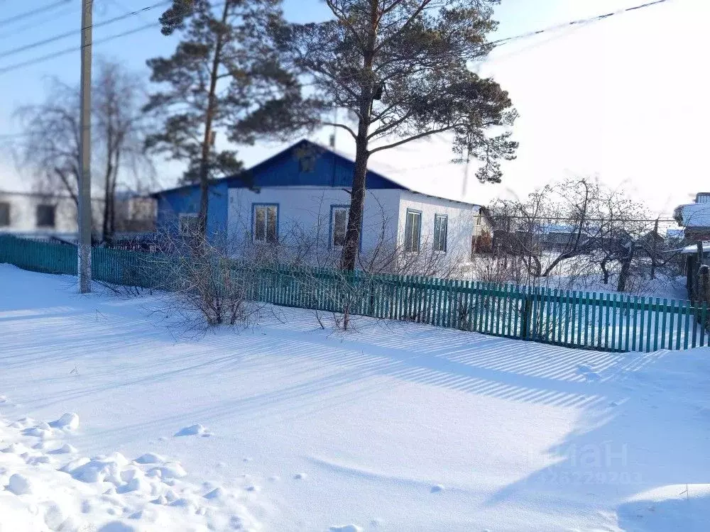 Дом в Омская область, с. Азово ул. 40 лет ВЛКСМ (84 м) - Фото 2