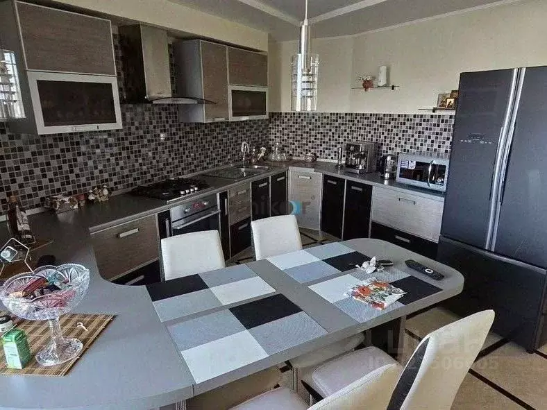 3-к кв. Брянская область, Брянск ул. Ромашина, 39 (97.1 м) - Фото 1