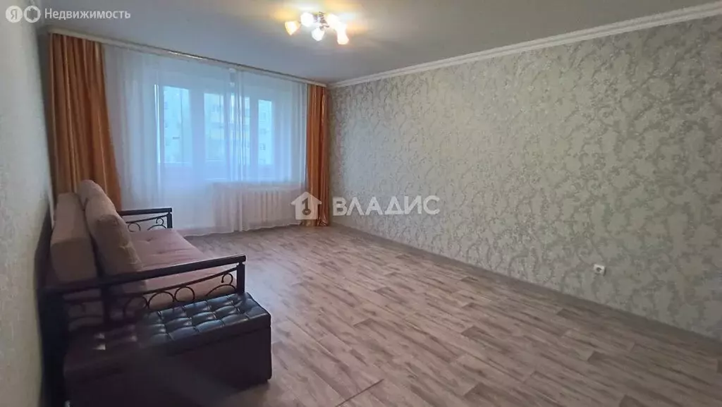 2-комнатная квартира: Тобольск, 7-й микрорайон, 39 (65 м) - Фото 1