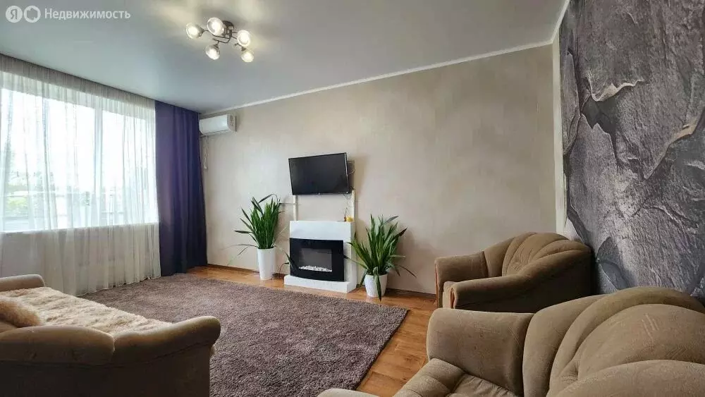 2-комнатная квартира: Восход, улица Строителей, 21 (50 м) - Фото 1