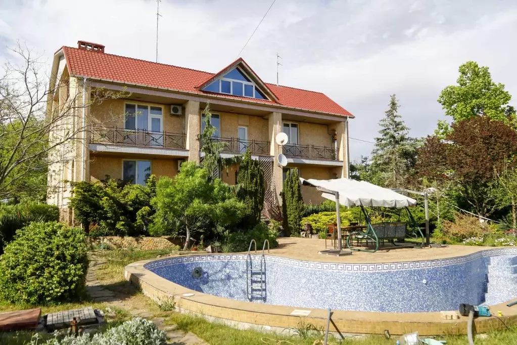 Дом в Крым, Сакский район, с. Уютное ул. Отар-Мойнак, 53 (850 м) - Фото 1