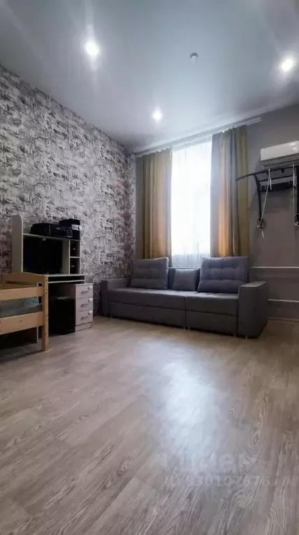 1-к кв. Омская область, Омск ул. Профинтерна, 10 (30.0 м) - Фото 2