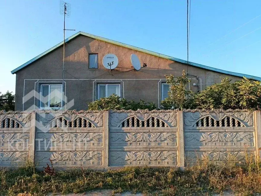 Дом в Крым, Черноморский район, Межводненское с/пос, с. Новоульяновка ... - Фото 1