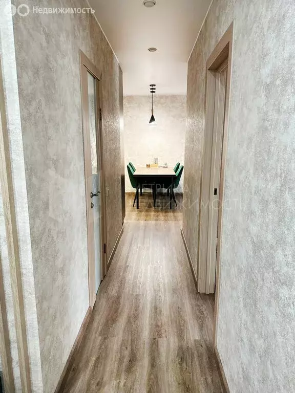 2-комнатная квартира: Тюмень, Стройотрядовская улица, 8 (61 м) - Фото 1