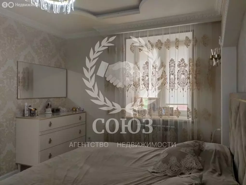 4-комнатная квартира: Калуга, Хрустальная улица, 60Б (130 м) - Фото 0