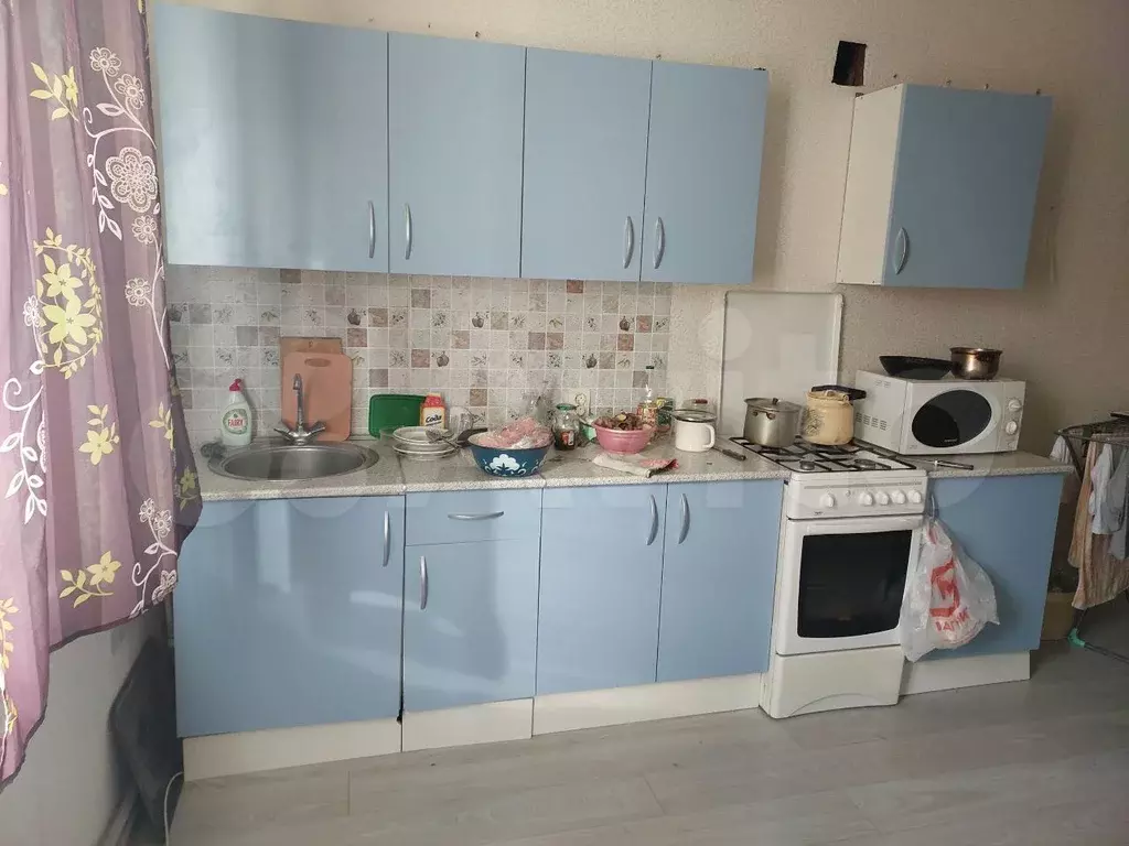 Комната 15 м в 4-к., 2/2 эт. - Фото 0