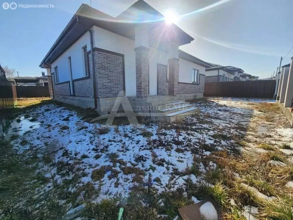 Дом в посёлок Иноземцево, посёлок Капельница, Рабочая улица (130 м) - Фото 1