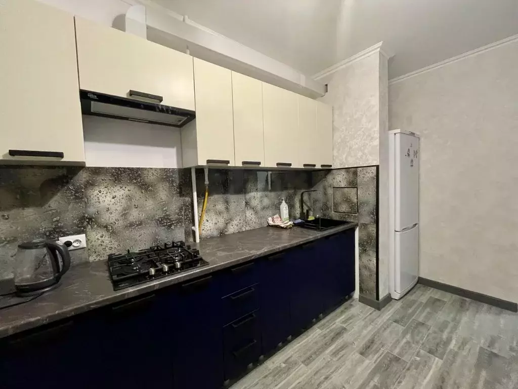 3-к кв. Крым, Симферополь ул. Маршала Жукова, 35 (60.0 м) - Фото 1