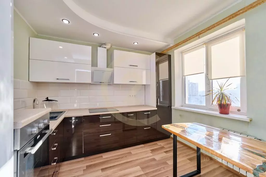 3-к кв. Пермский край, Пермь ул. Мильчакова, 30А (72.7 м) - Фото 0