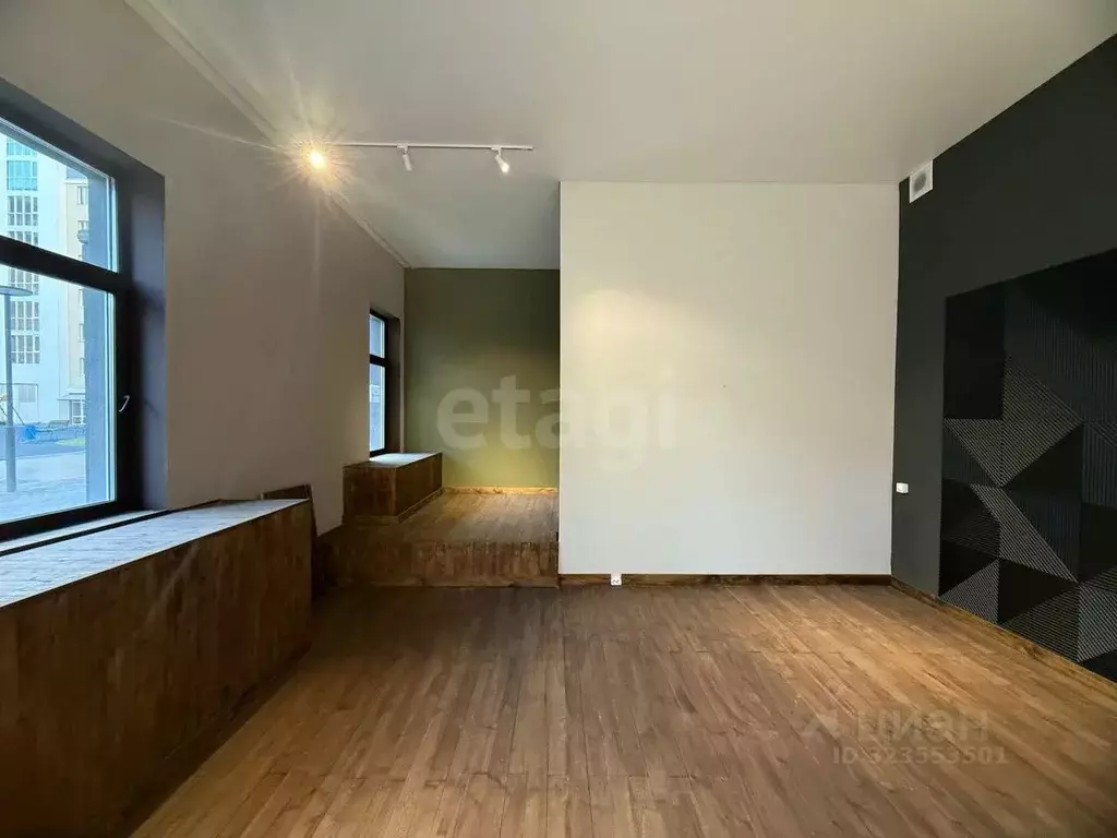 Помещение свободного назначения в Красноярский край, Красноярск ул. ... - Фото 1