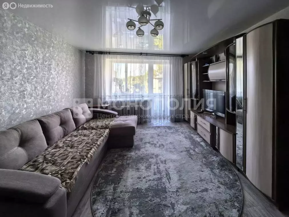 2-комнатная квартира: Белогорск, Никольское шоссе, 11 (50 м) - Фото 1