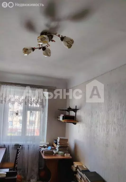 3-комнатная квартира: Шахты, проспект Победа Революции, 130 (54.4 м) - Фото 1
