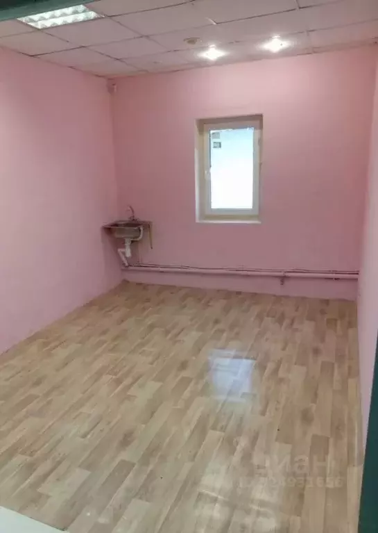 Торговая площадь в Санкт-Петербург ул. Подвойского, 14к5 (11 м) - Фото 1