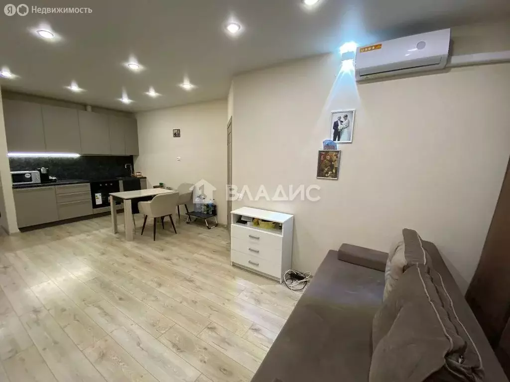 1-комнатная квартира: Белгород, улица Есенина, 9к2 (52.1 м) - Фото 2